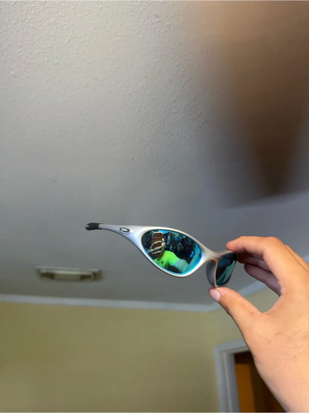 Silver Frame Sunglasses with Blue Mirrored Lenses - Men's Fashion Oakley